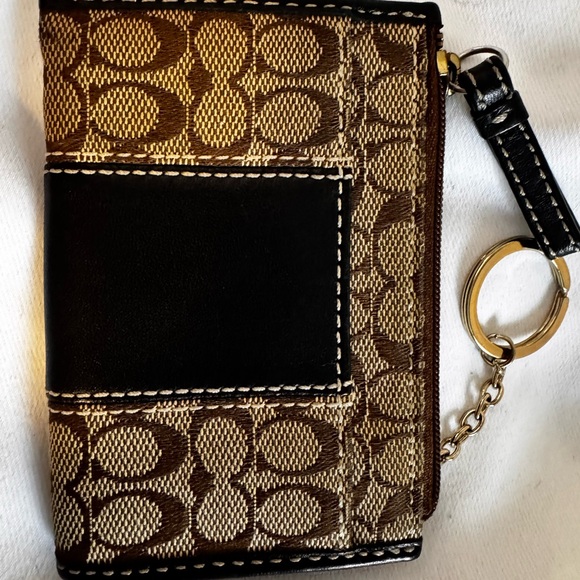 Coach Signature Keychain Wallet - Picture 2 of 6